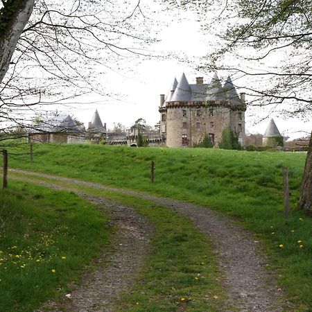 Hotel De La Gare Dol-de-Bretagne Exteriör bild