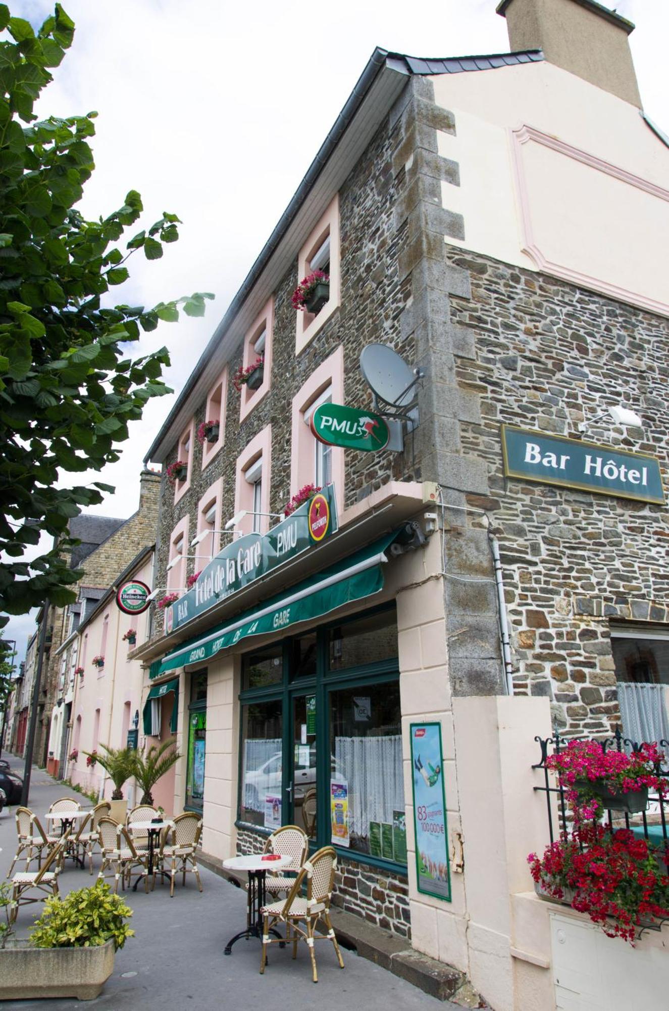 Hotel De La Gare Dol-de-Bretagne Exteriör bild