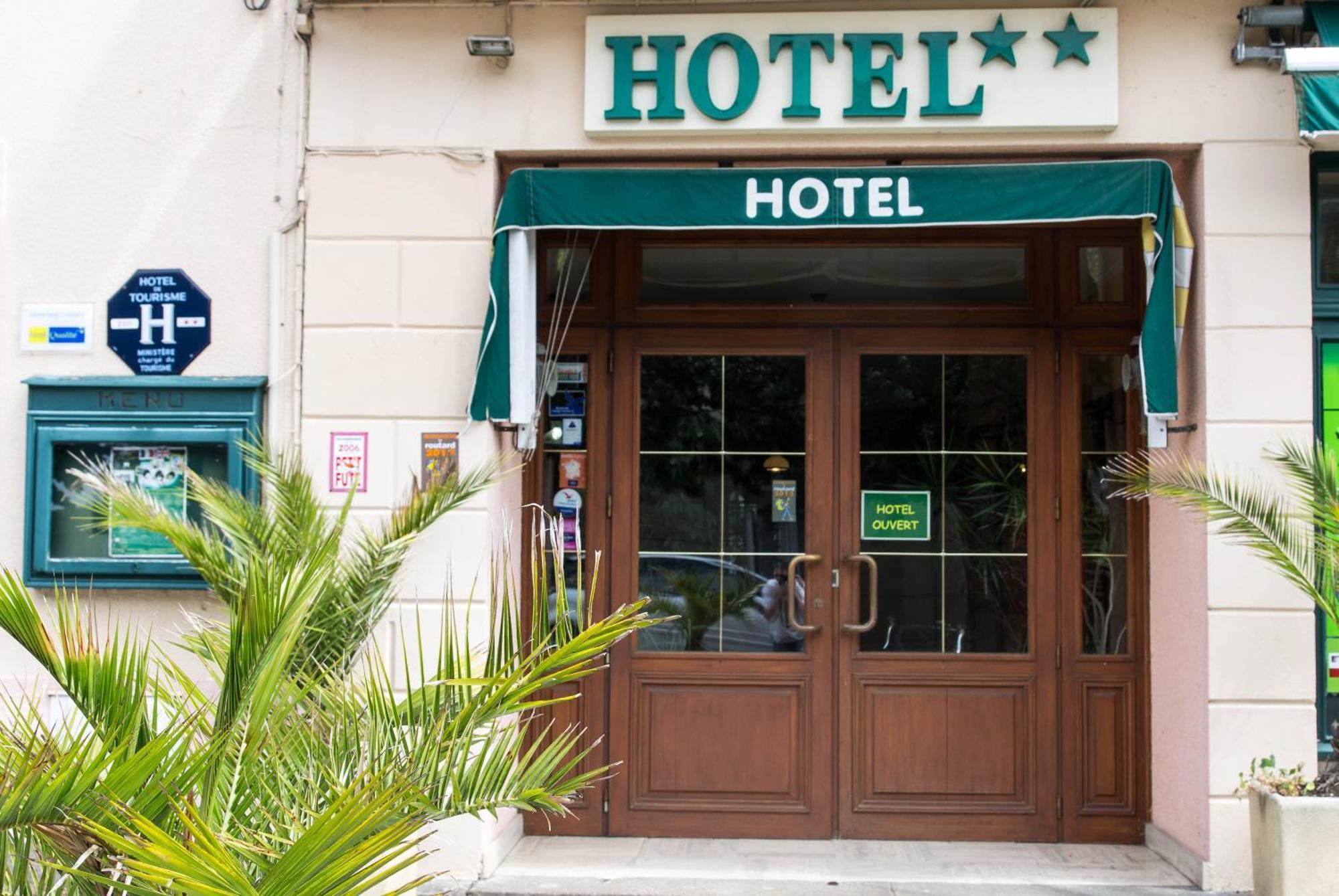 Hotel De La Gare Dol-de-Bretagne Exteriör bild